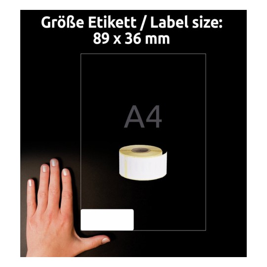 De afbeelding toont een hand naast een rol witte etiketten, met de labelgrootte van 89 x 36 mm en een A4-formaat ter referentie.