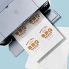 Onbedrukte etikettenvellen welke bedrukt worden met behulp van een printer