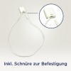 De afbeelding toont een witte bevestiging met een touw. Het bevat een kleine connector en een lus voor bevestiging.